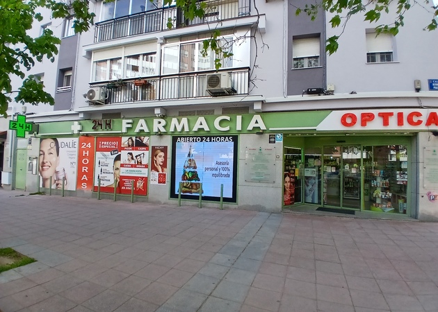 Galería de imágenes FARMCiA-OPTICA 24 HORAS HERMANOS PINZON 2