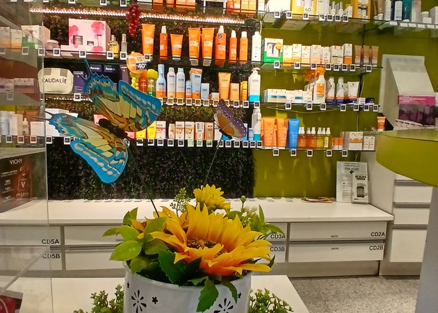 Galería de imágenes FARMCiA-OPTICA 24 HORAS HERMANOS PINZON 8