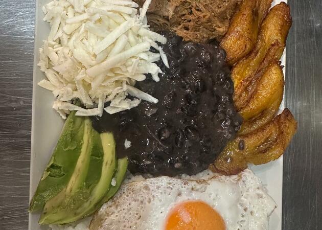 Image gallery 5 Bar cafeteria 23