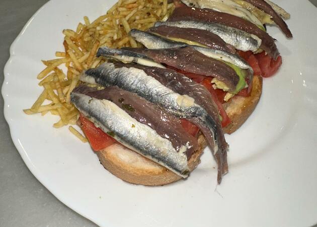 Image gallery 5 Bar cafeteria 33