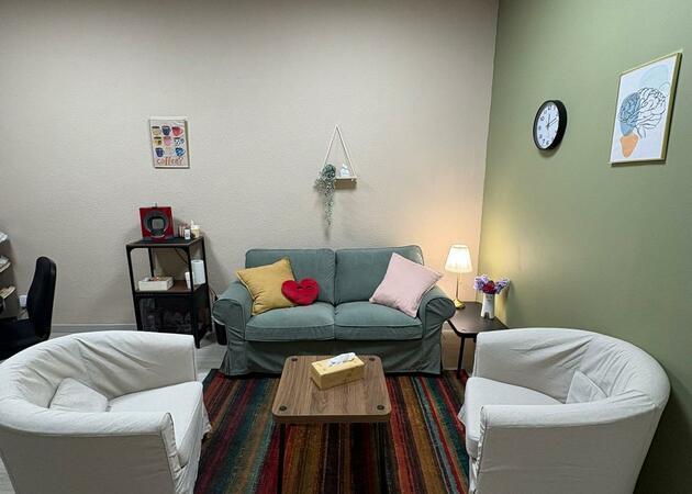 Galería de imágenes Adelante. Acompañamiento psicológico, terapia de familia y de pareja. 2