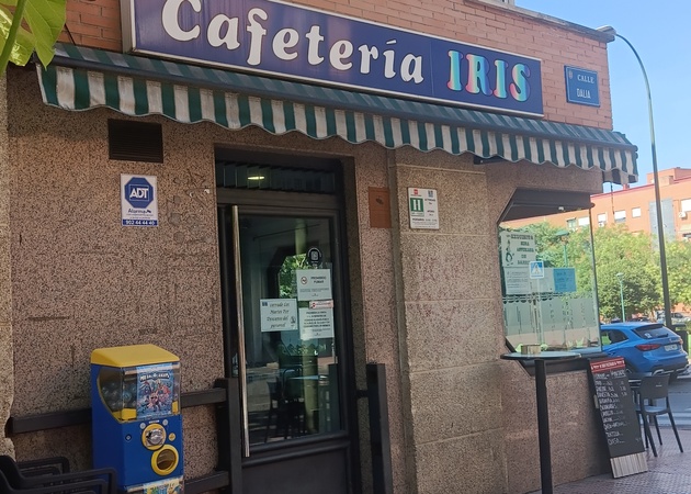 Galería de imágenes CAFETERÍA IRIS 1
