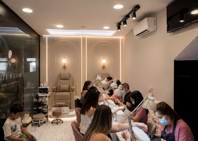 Image gallery NAILS N ROSES 1