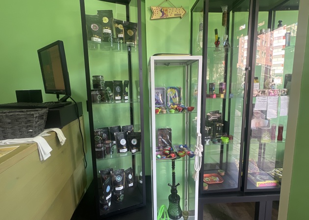 Image gallery AUNT MARIA CBD SHOP 1