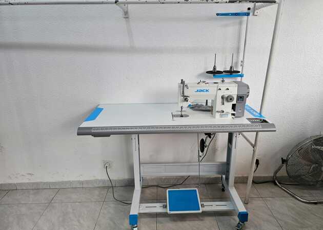 Galería de imágenes UCHE TAILORS 1