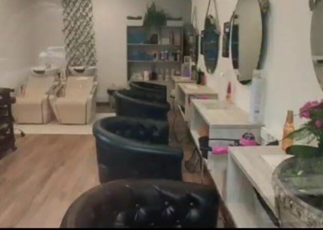 Galería de imágenes CORTO Y CAMBIO 1