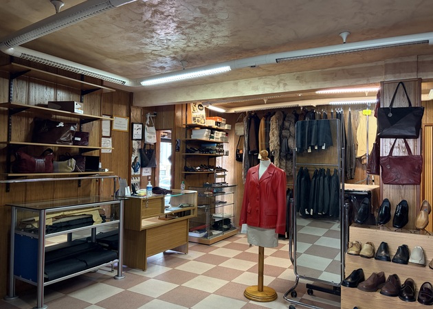 Image gallery Luis Amor and Sons Furriers 1