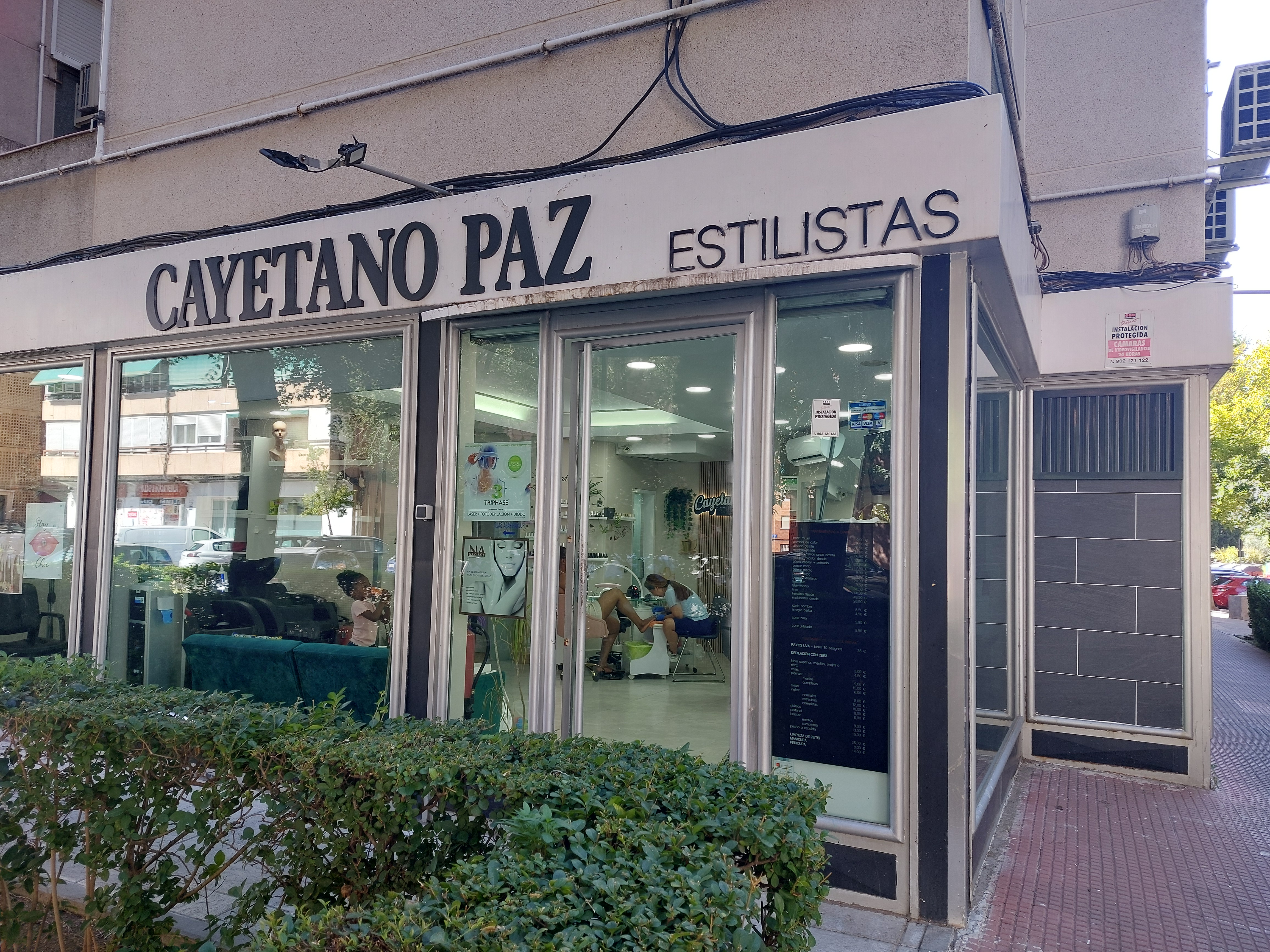 Thumbnail CAYETANO PAZ STYLISTS