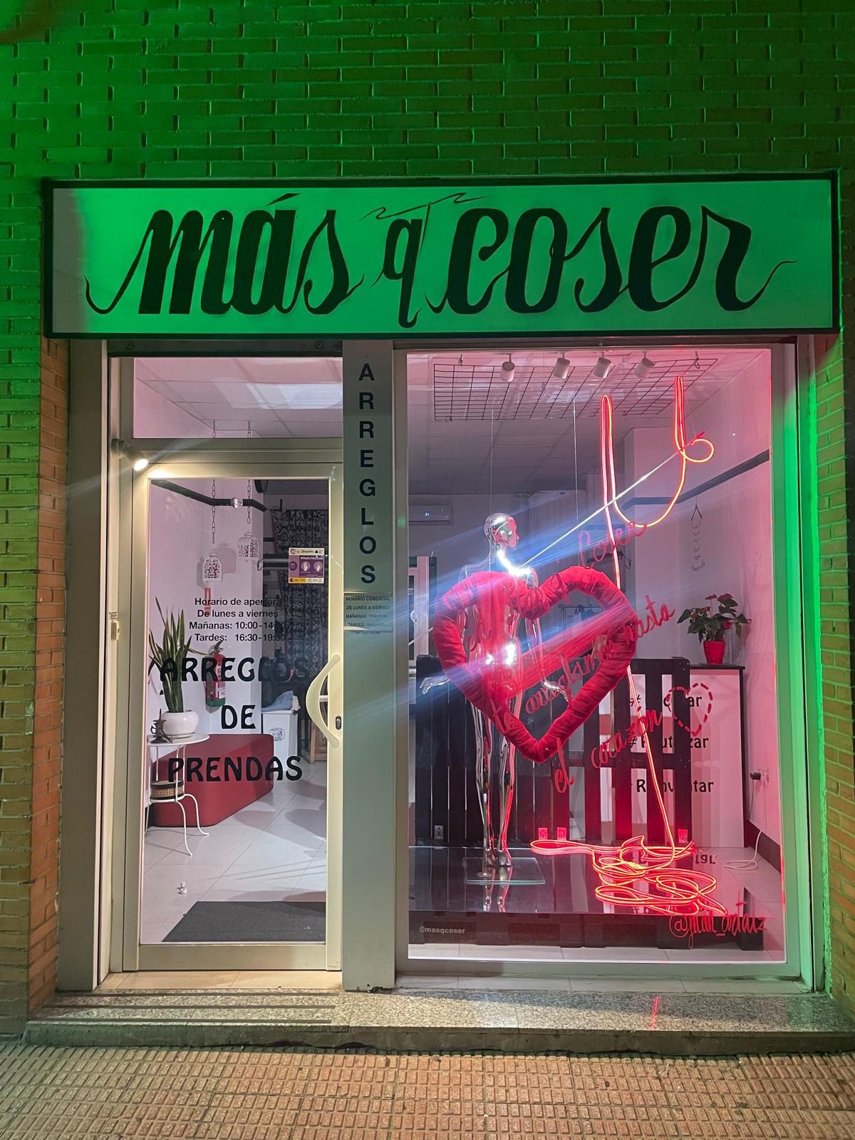 Foto de portada Más q coser